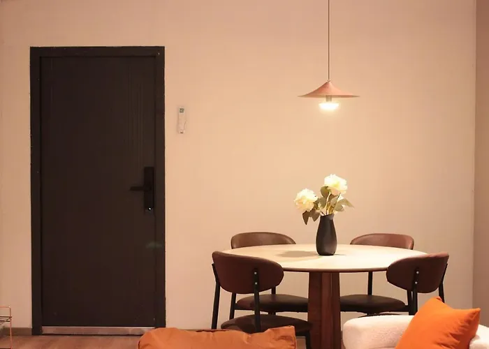 Апартаменты 5 Min Walk To Bts - New Listing *