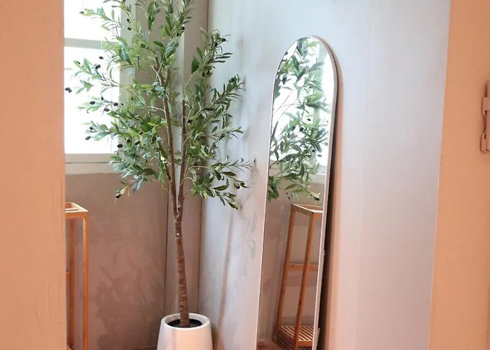 Апартаменты 5 Min Walk To Bts - New Listing *